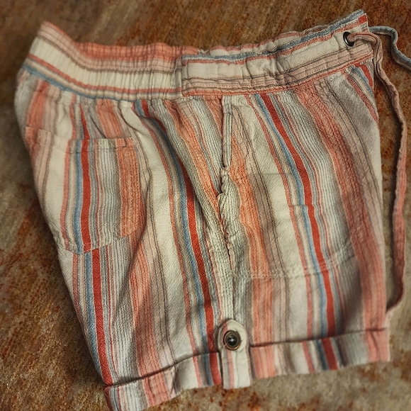 Per Se Striped Linen Blend Cuffed Shorts - Picture 2 of 13